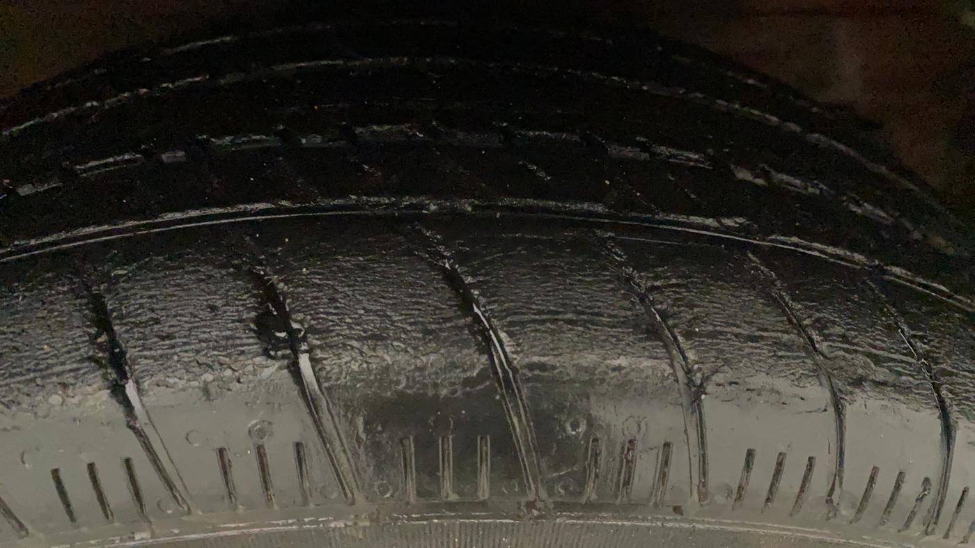2013 Maruti Ertiga VXI CNG, CNG, Manual, 74,344 km, Right Front Tyre Tread