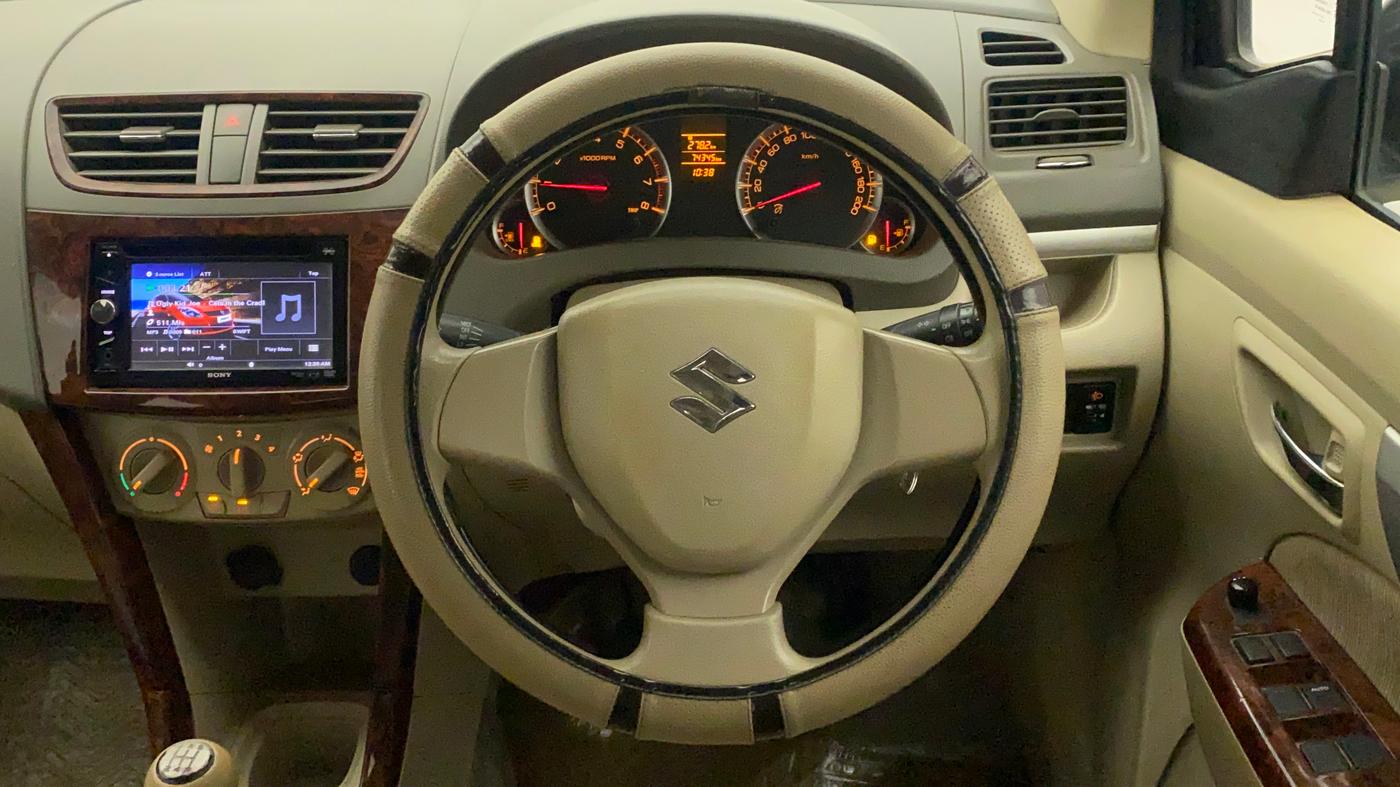 2013 Maruti Ertiga VXI CNG, CNG, Manual, 74,344 km, Steering Wheel Close Up