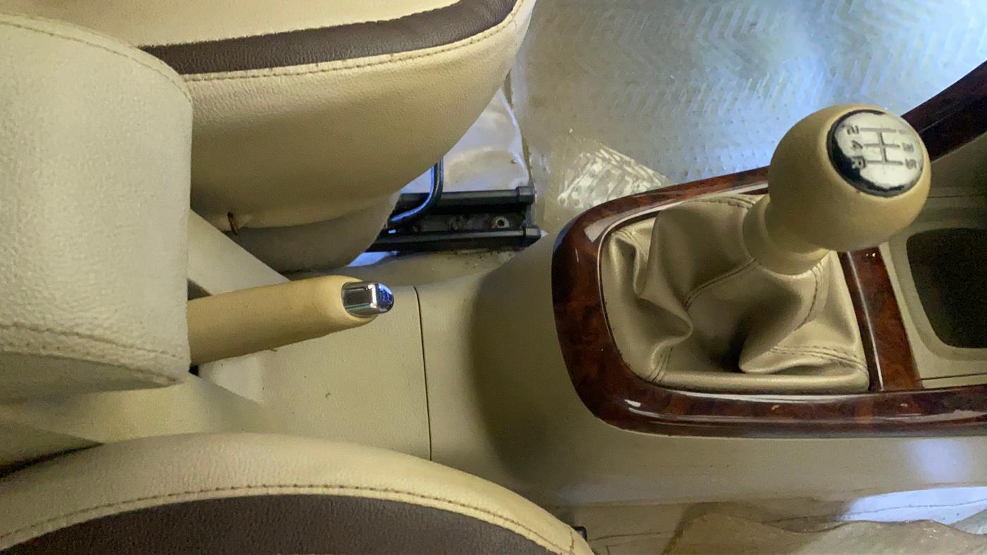 2013 Maruti Ertiga VXI CNG, CNG, Manual, 74,344 km, Gear Lever