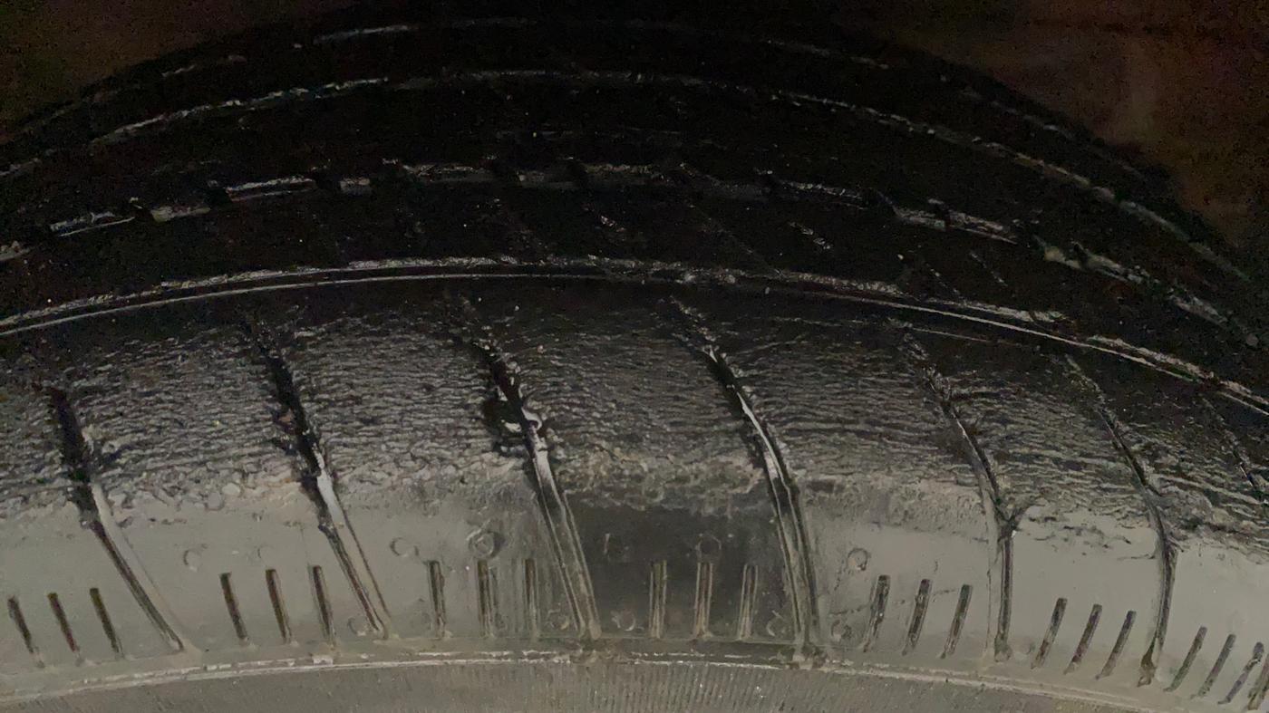2013 Maruti Ertiga VXI CNG, CNG, Manual, 74,344 km, Left Front Tyre Tread