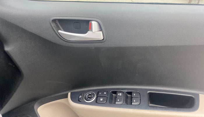 2018 Hyundai Grand i10 ASTA 1.2 KAPPA VTVT, Petrol, Manual, 78,279 km, Driver Side Door Panels Control