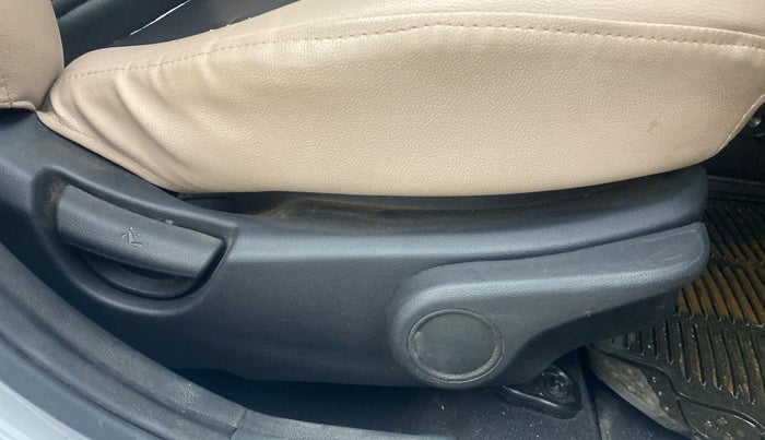 2018 Hyundai Grand i10 ASTA 1.2 KAPPA VTVT, Petrol, Manual, 78,279 km, Driver Side Adjustment Panel