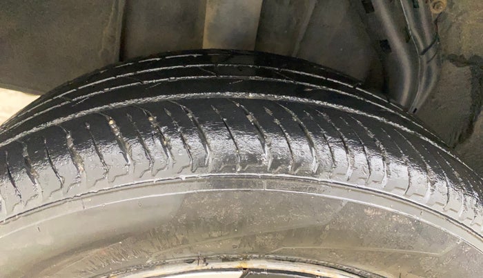 2021 Nissan MAGNITE XE, Petrol, Manual, 41,581 km, Right Rear Tyre Tread