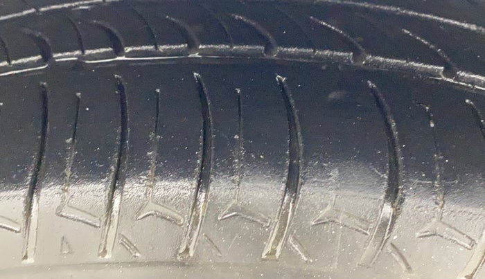 2017 Honda Jazz 1.2L I-VTEC V AT, Petrol, Automatic, 76,787 km, Left Front Tyre Tread