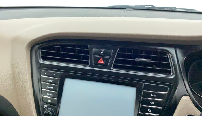 2016 Hyundai Elite i20 ASTA 1.2 (O), Petrol, Manual, 1,15,665 km, AC Unit - Front vent has minor damage