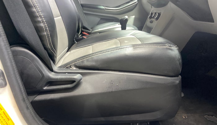 2022 Tata Tiago XT (O) PETROL, Petrol, Manual, 34,676 km, Driver Side Adjustment Panel
