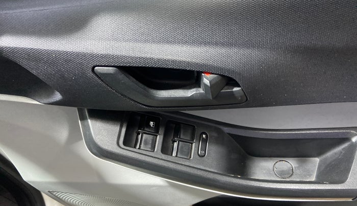 2022 Tata Tiago XT (O) PETROL, Petrol, Manual, 34,676 km, Driver Side Door Panels Control