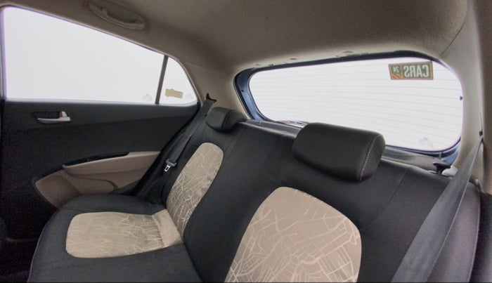 2015 Hyundai Grand i10 ASTA AT 1.2 KAPPA VTVT, Petrol, Automatic, 39,693 km, Right Side Rear Door Cabin