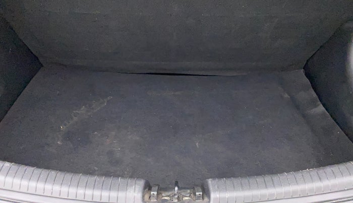 2015 Hyundai Grand i10 ASTA AT 1.2 KAPPA VTVT, Petrol, Automatic, 39,693 km, Boot Inside