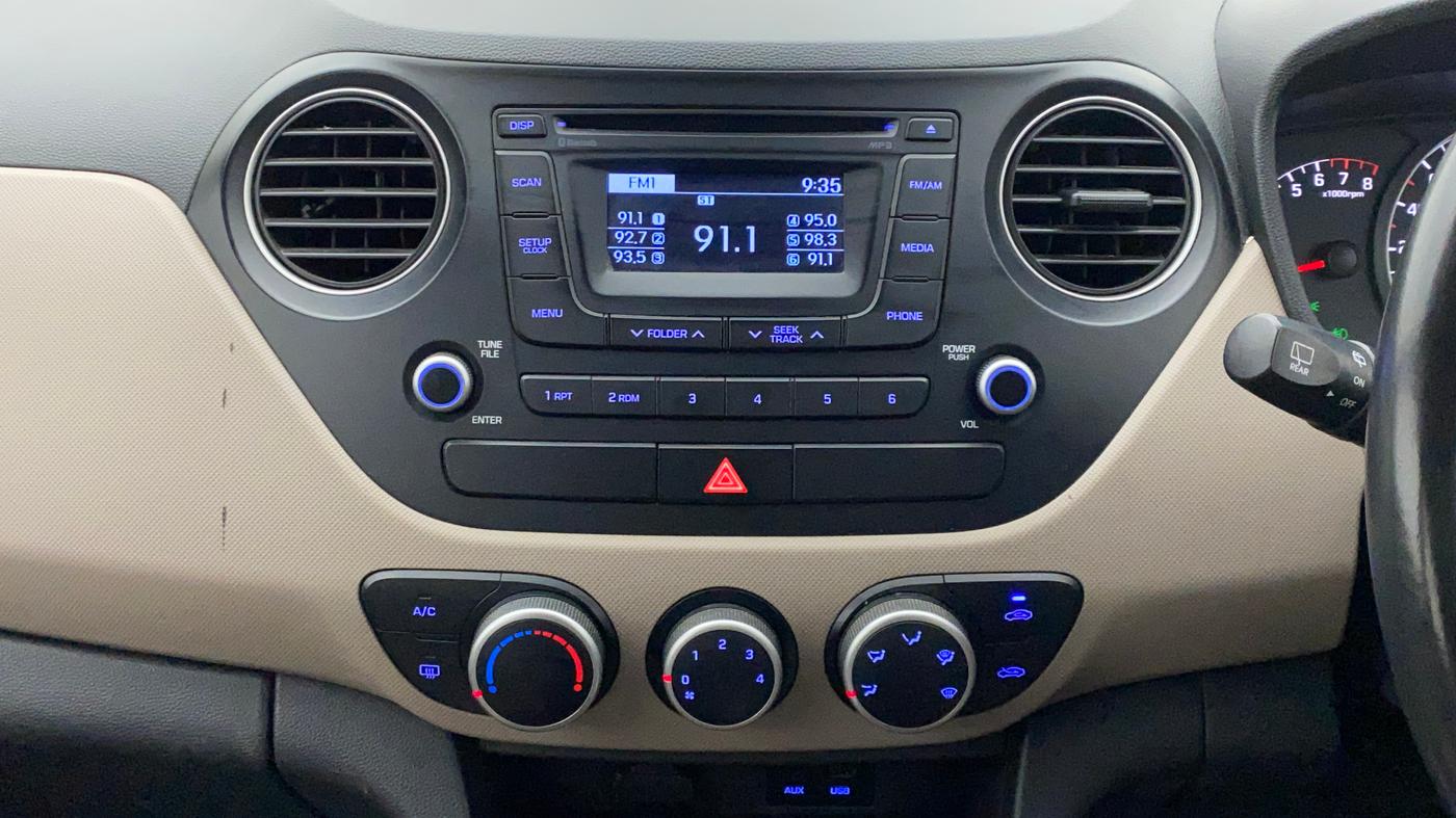 2015 Hyundai Grand i10 ASTA AT 1.2 KAPPA VTVT, Petrol, Automatic, 39,693 km, Air Conditioner