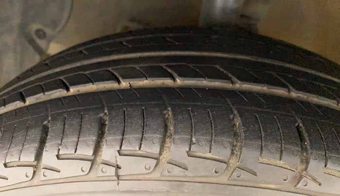 2015 Hyundai Grand i10 ASTA AT 1.2 KAPPA VTVT, Petrol, Automatic, 39,693 km, Left Front Tyre Tread