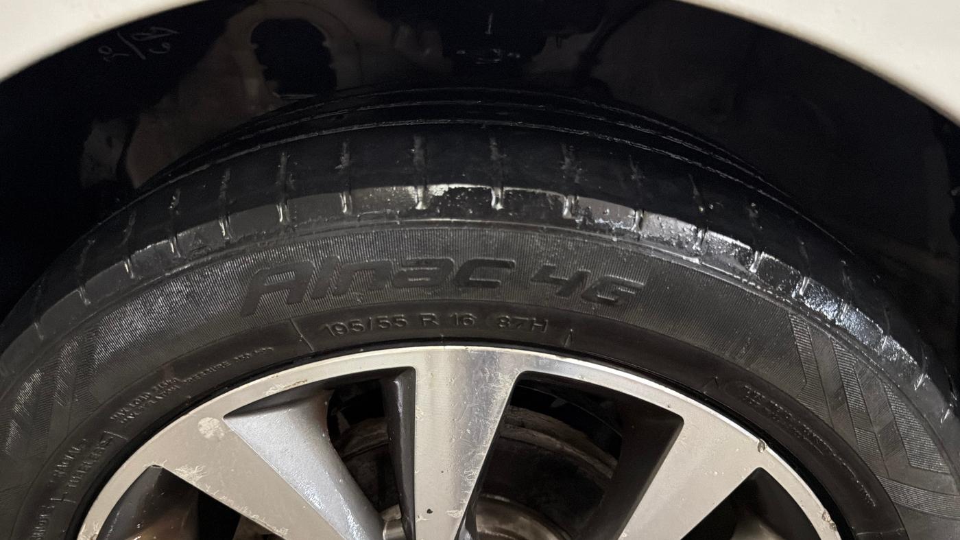 2016 Hyundai Verna 1.6 VTVT SX, Petrol, Manual, 1,08,309 km, Left Front Tyre Tread