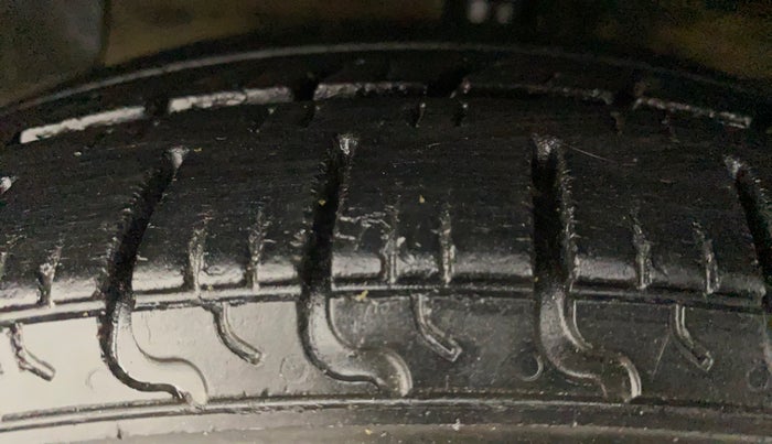 2018 Hyundai Xcent S 1.2, CNG, Manual, 78,166 km, Left Front Tyre Tread