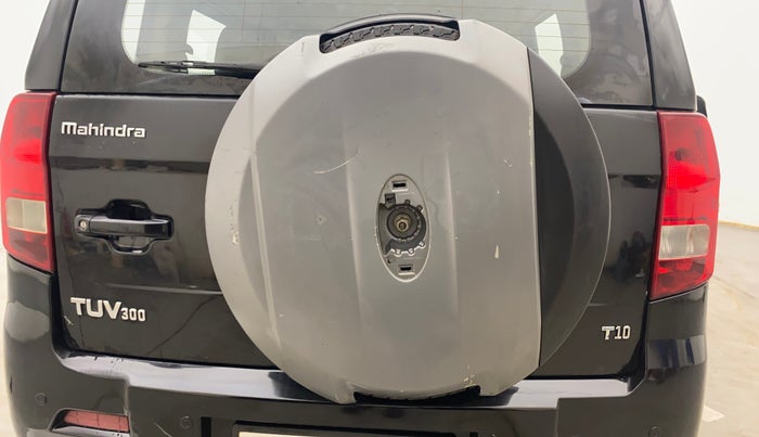 2018 Mahindra TUV300 T10, Diesel, Manual, 99,305 km, Spare Tyre
