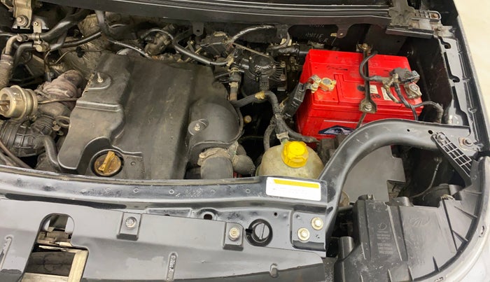 2018 Mahindra TUV300 T10, Diesel, Manual, 99,305 km, Engine View - Left