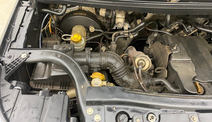2018 Mahindra TUV300 T10, Diesel, Manual, 99,305 km, Engine View - Right