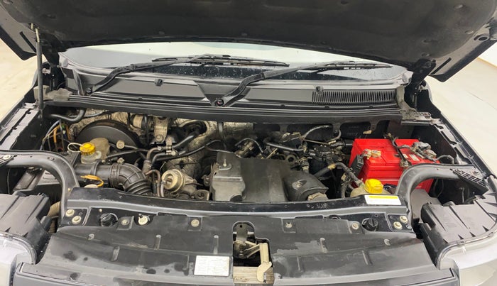 2018 Mahindra TUV300 T10, Diesel, Manual, 99,305 km, Engine View