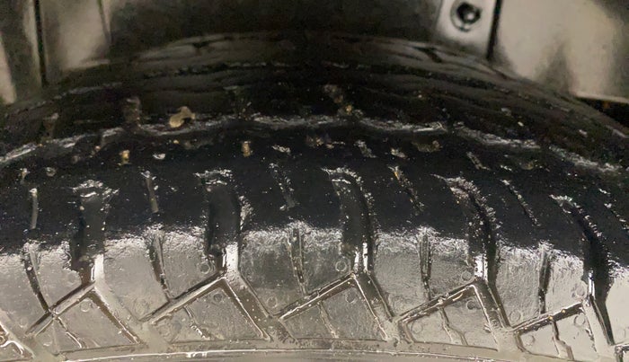 2018 Mahindra TUV300 T10, Diesel, Manual, 99,305 km, Right Rear Tyre Tread