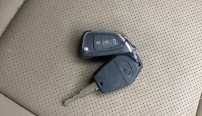 2018 Mahindra TUV300 T10, Diesel, Manual, 99,305 km, Key Close Up