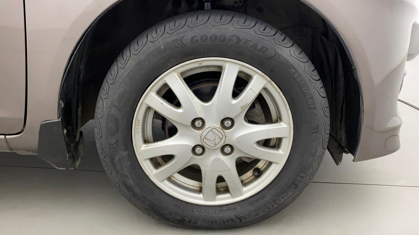 2015 Honda Brio VX AT, Petrol, Automatic, 56,115 km, Right Front Wheel