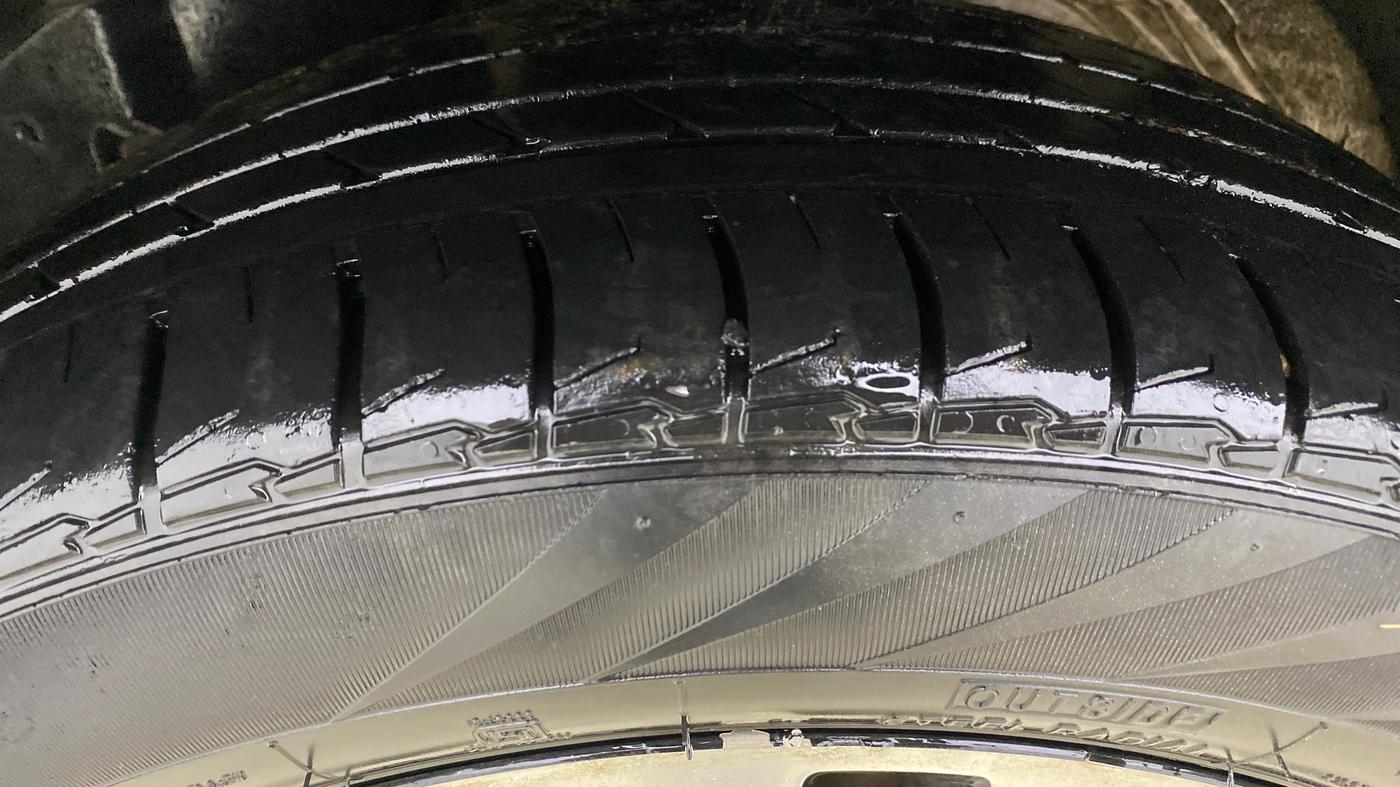 2021 MG HECTOR PLUS SHARP 1.5 PETROL TURBO CVT 6-STR, Petrol, Automatic, 79,593 km, Left Front Tyre Tread