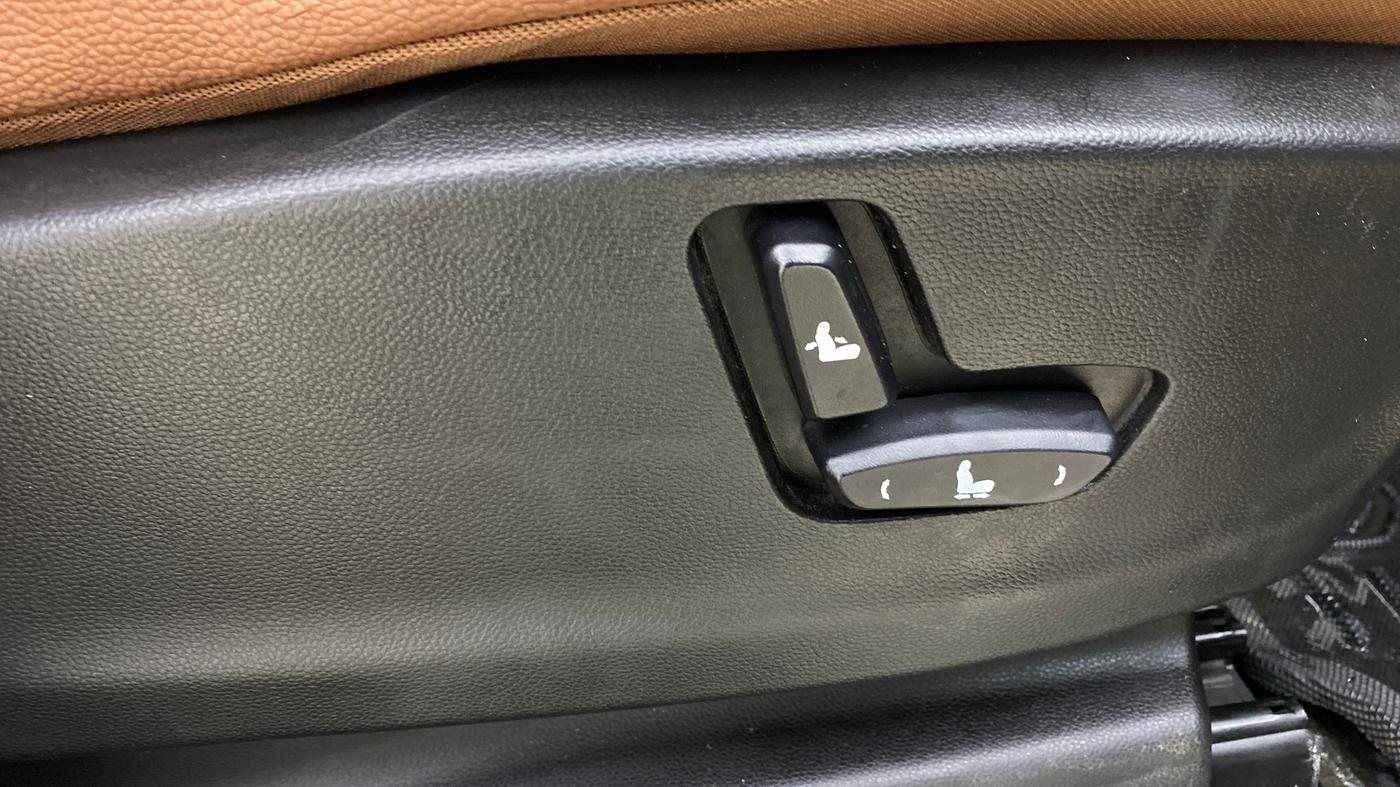 2021 MG HECTOR PLUS SHARP 1.5 PETROL TURBO CVT 6-STR, Petrol, Automatic, 79,593 km, Driver Side Adjustment Panel