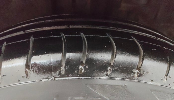 2018 Datsun Redi Go T(O) 1.0, Petrol, Manual, 1,04,773 km, Right Front Tyre Tread