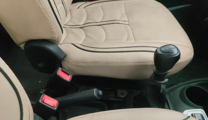 2018 Datsun Redi Go T(O) 1.0, Petrol, Manual, 1,04,773 km, Gear Lever