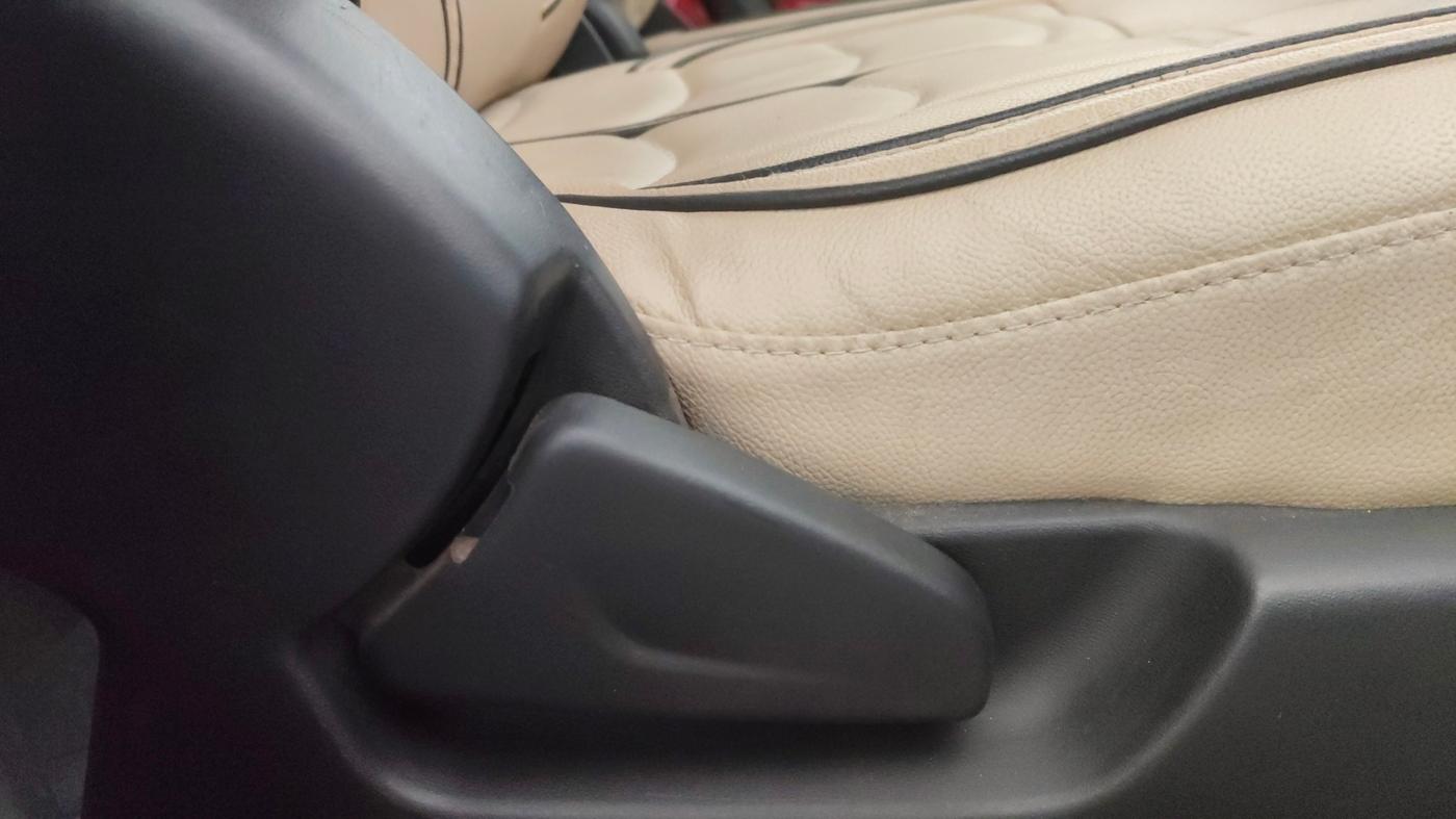 2018 Datsun Redi Go T(O) 1.0, Petrol, Manual, 1,04,849 km, Driver Side Adjustment Panel