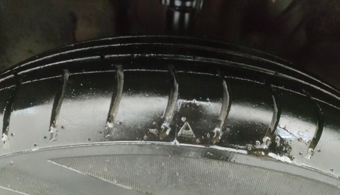 2018 Datsun Redi Go T(O) 1.0, Petrol, Manual, 1,04,773 km, Left Front Tyre Tread