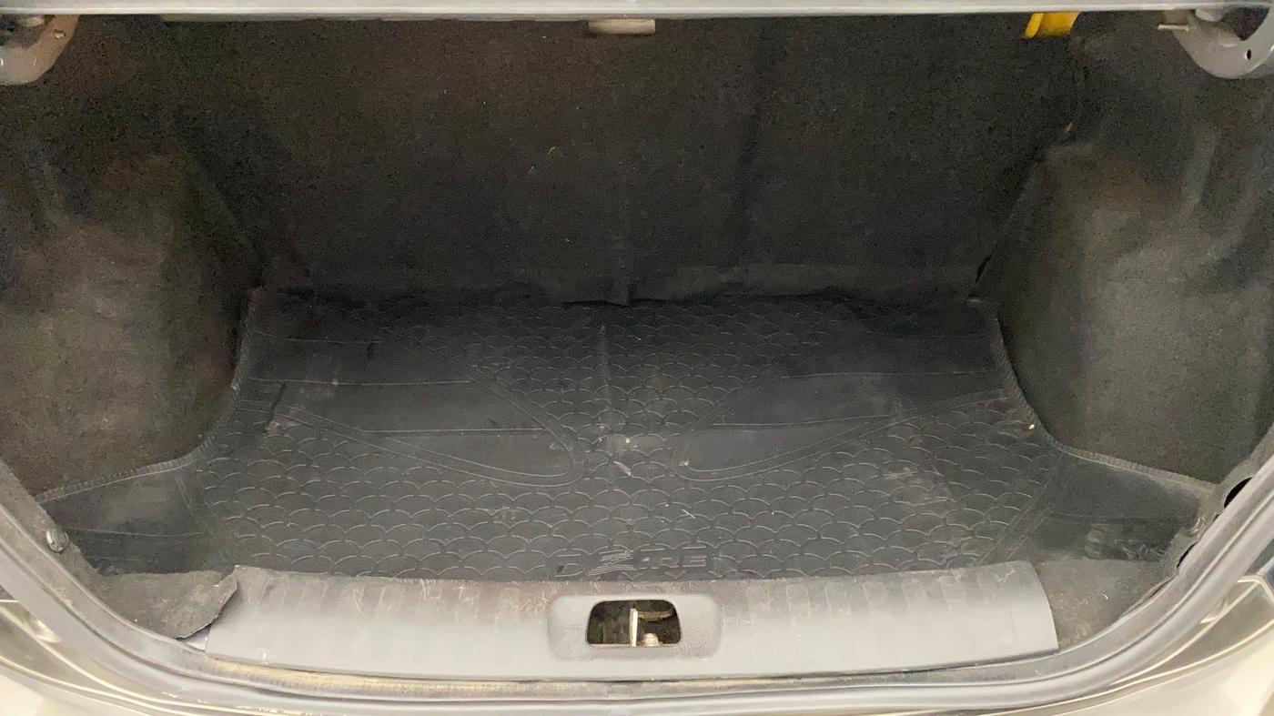 2015 Maruti Swift Dzire ZXI, Petrol, Manual, 1,31,144 km, Boot Inside