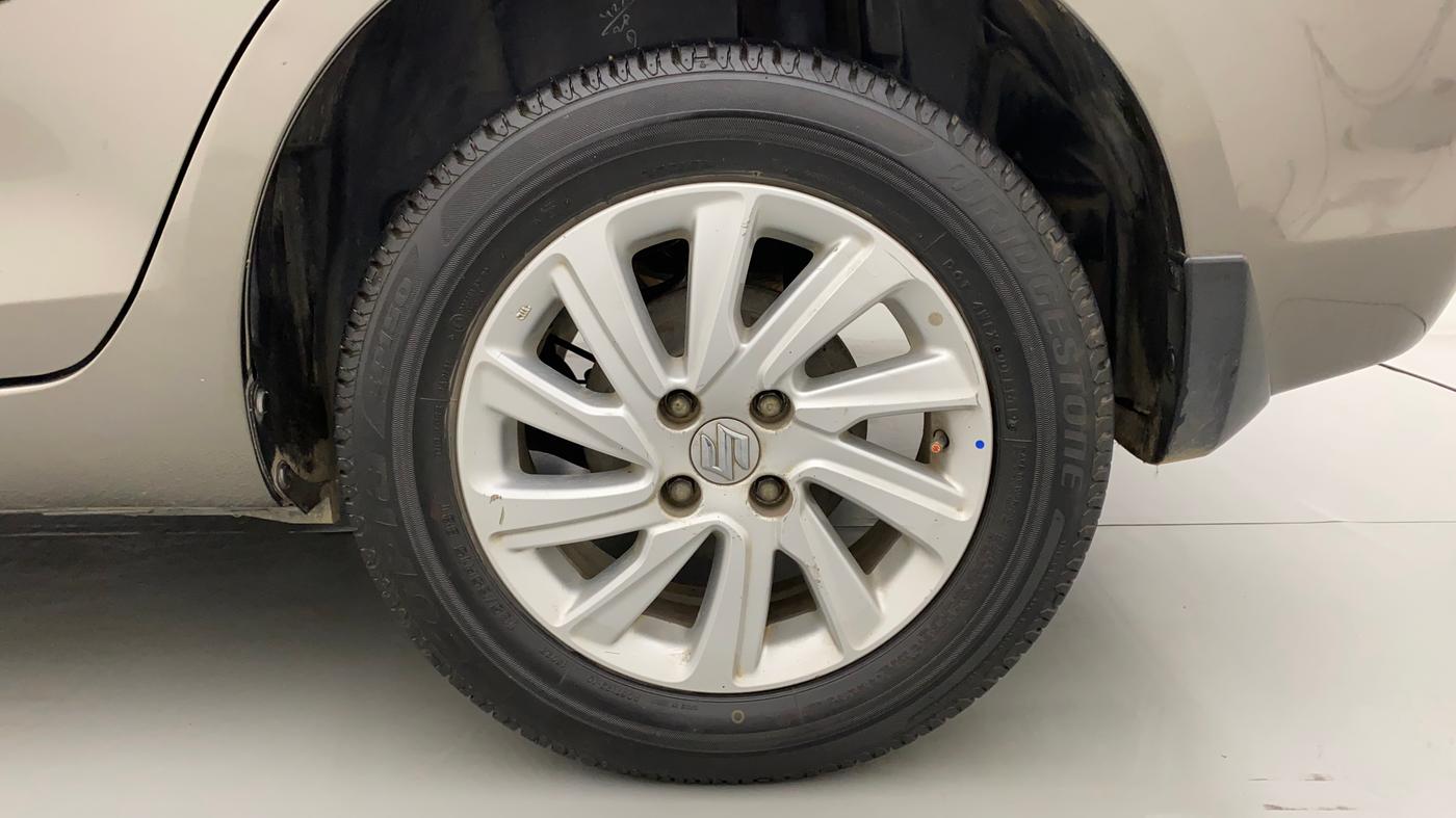 2015 Maruti Swift Dzire ZXI, Petrol, Manual, 1,31,144 km, Left Rear Wheel