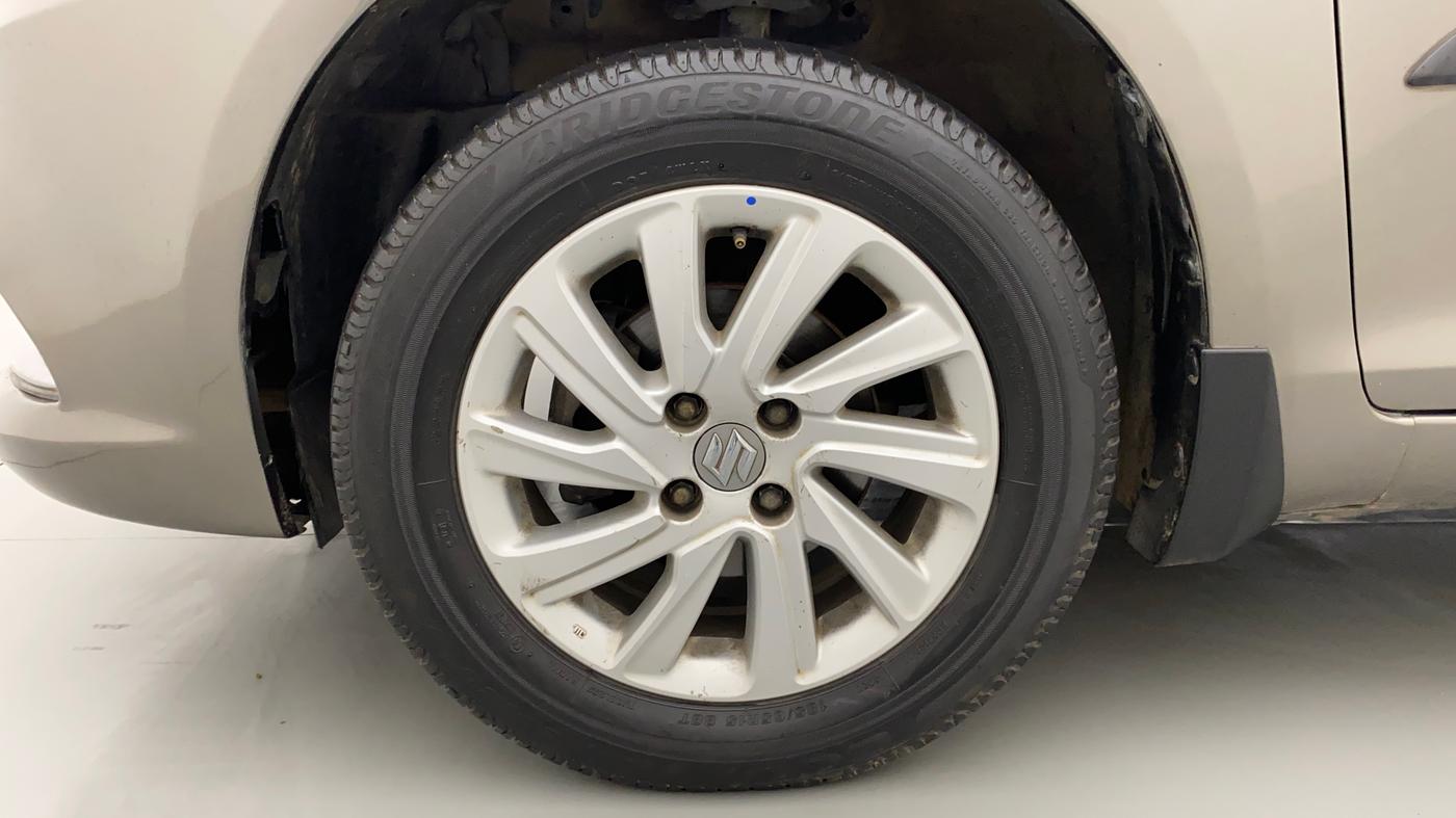 2015 Maruti Swift Dzire ZXI, Petrol, Manual, 1,31,144 km, Left Front Wheel