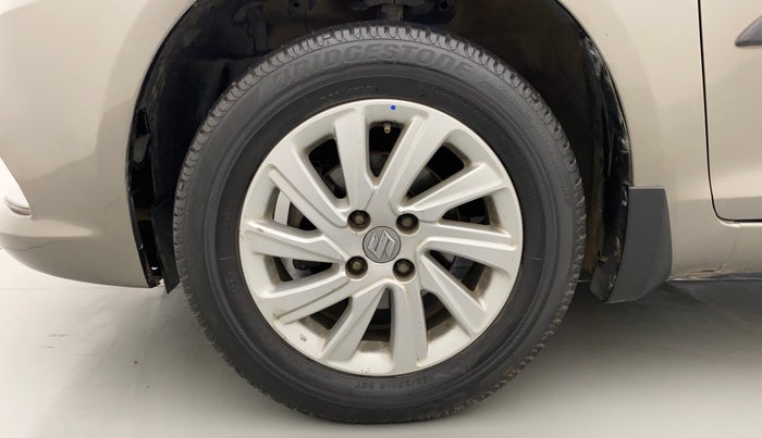 2015 Maruti Swift Dzire ZXI, Petrol, Manual, 1,31,144 km, Left Front Wheel