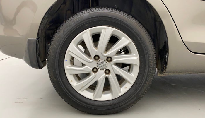 2015 Maruti Swift Dzire ZXI, Petrol, Manual, 1,31,144 km, Right Rear Wheel