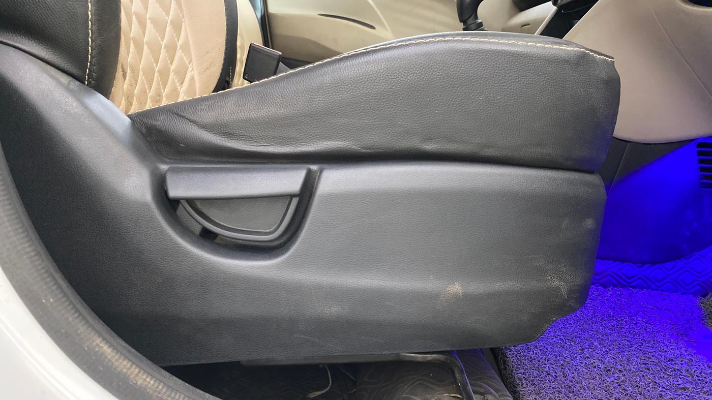 2020 Hyundai NEW SANTRO SPORTZ CNG, CNG, Manual, 27,429 km, Driver Side Adjustment Panel