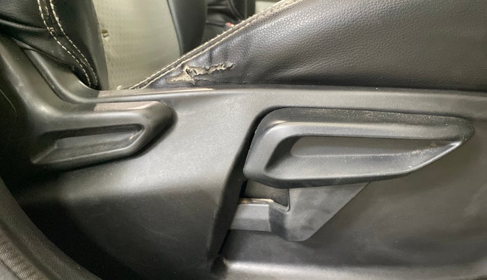 2022 Tata Tiago XZ PLUS CNG, CNG, Manual, 97,929 km, Driver Side Adjustment Panel