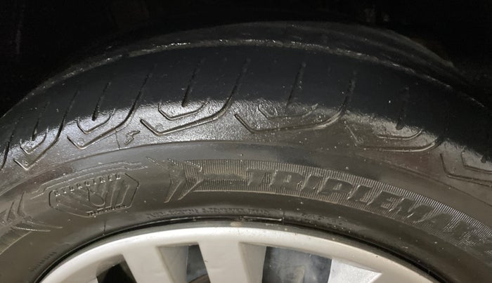 2022 Tata Tiago XZ PLUS CNG, CNG, Manual, 97,929 km, Right Front Tyre Tread