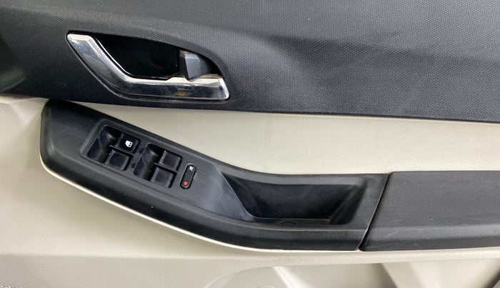 2022 Tata Tiago XZ PLUS CNG, CNG, Manual, 97,929 km, Driver Side Door Panels Control