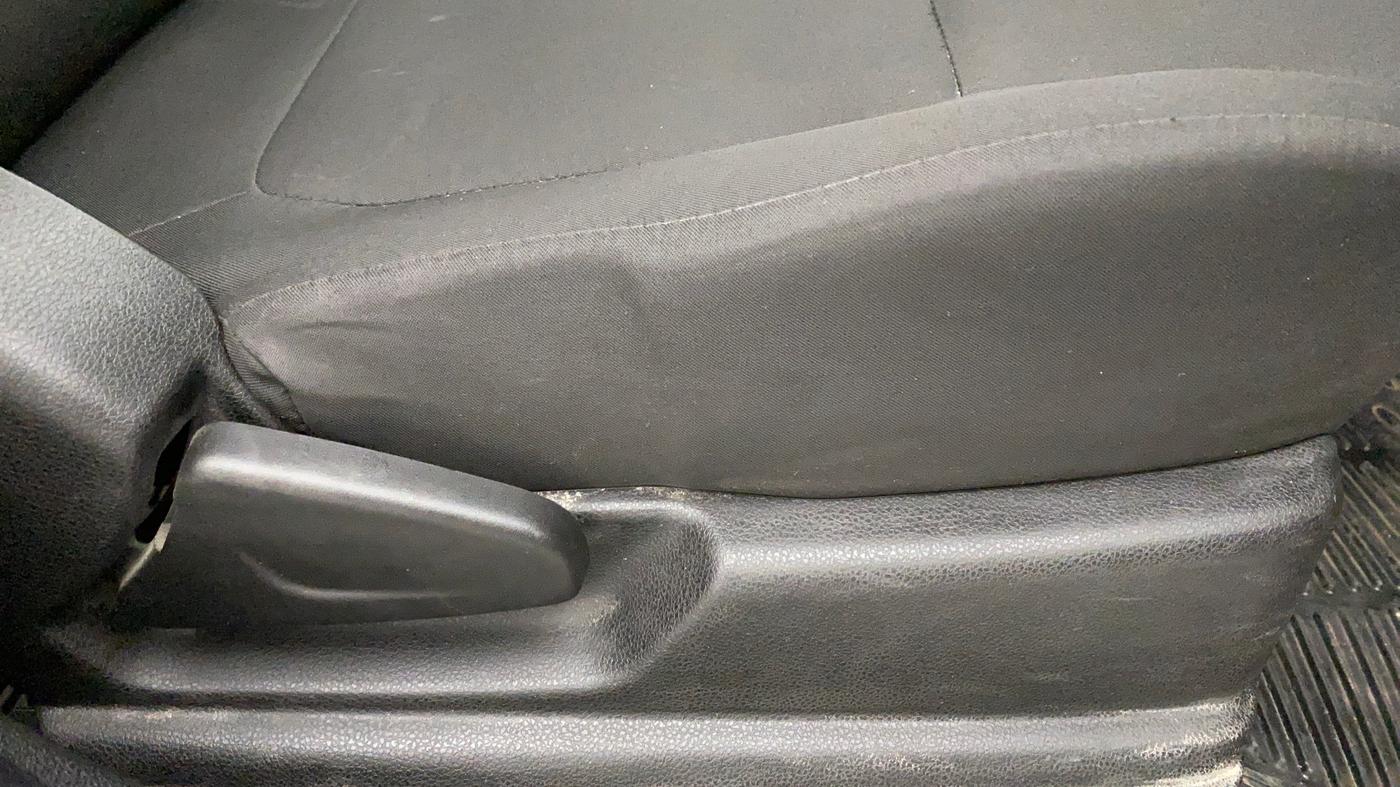 2022 Renault Kwid RXT 1.0 AMT, Petrol, Automatic, 16,518 km, Driver Side Adjustment Panel