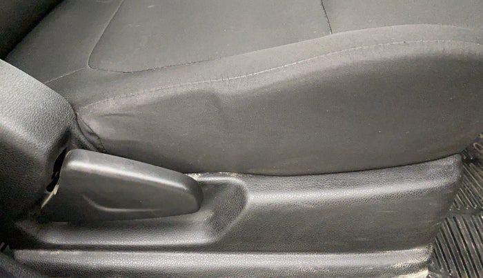 2022 Renault Kwid RXT 1.0 AMT, Petrol, Automatic, 16,518 km, Driver Side Adjustment Panel