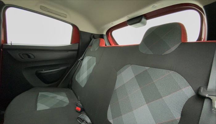 2022 Renault Kwid RXT 1.0 AMT, Petrol, Automatic, 16,518 km, Right Side Rear Door Cabin