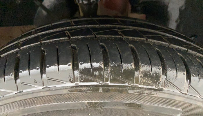 2022 Renault Kwid RXT 1.0 AMT, Petrol, Automatic, 16,518 km, Right Front Tyre Tread
