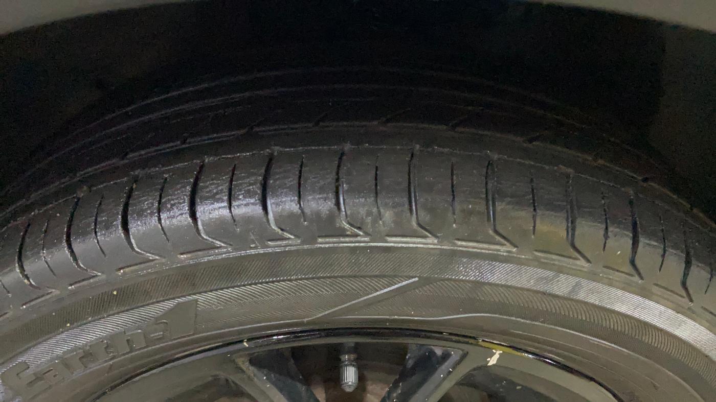2017 Maruti IGNIS ZETA 1.2 AMT, Petrol, Automatic, 1,07,699 km, Left Front Tyre Tread