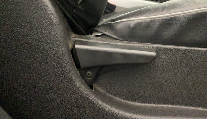 2018 Tata NEXON XM PETROL, Petrol, Manual, 38,913 km, Driver Side Adjustment Panel