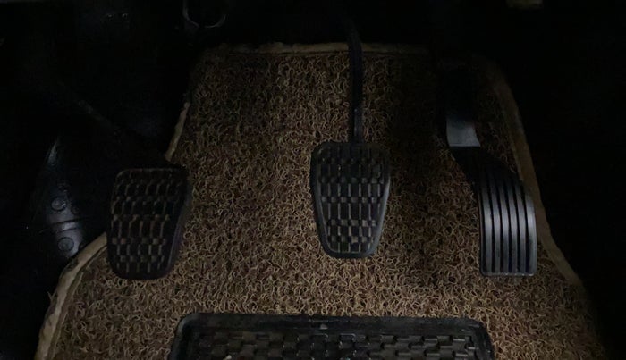 2018 Tata NEXON XM PETROL, Petrol, Manual, 38,913 km, Pedals