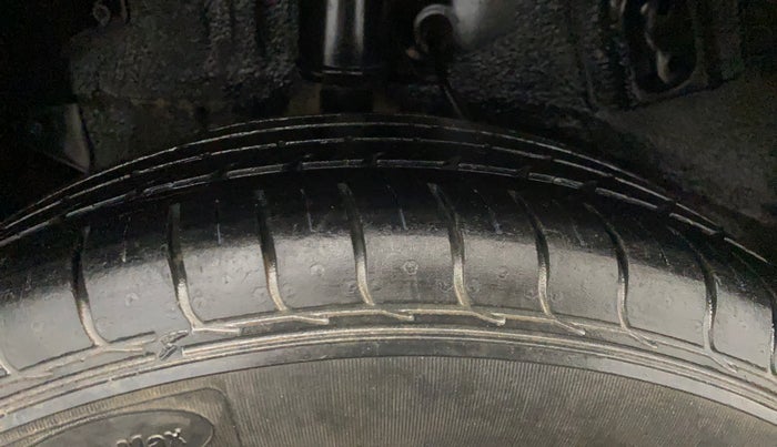 2018 Tata NEXON XM PETROL, Petrol, Manual, 38,913 km, Right Rear Tyre Tread