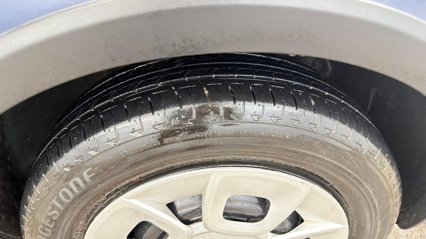 2023 Maruti IGNIS DELTA 1.2 AMT, Petrol, Automatic, 9,202 km, Right Front Tyre Tread