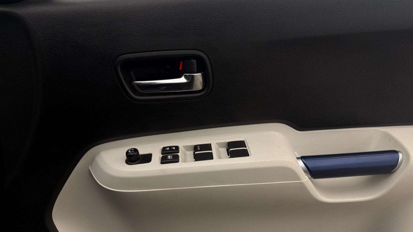 2023 Maruti IGNIS DELTA 1.2 AMT, Petrol, Automatic, 9,202 km, Driver Side Door Panels Control