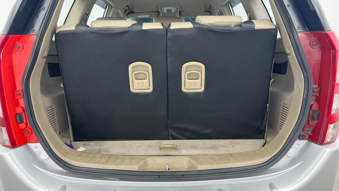 2017 Mahindra XUV500 W6, Diesel, Manual, 90,003 km, Boot Inside